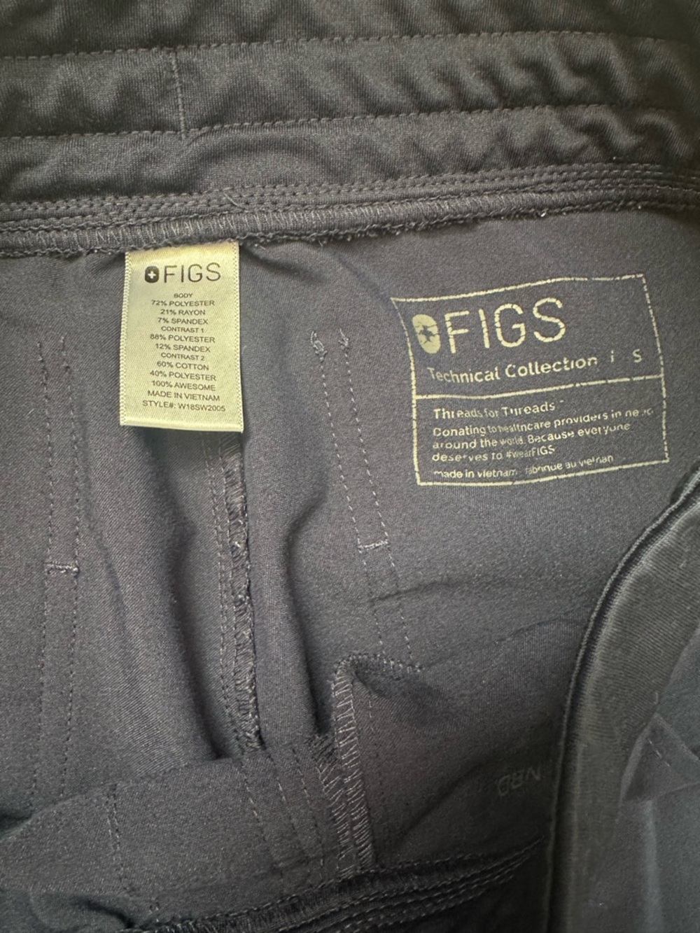 Figs Women’s Zamora Navy Jogger Scrubs with Gray Drawstring Size Small - Picture 2 of 5
